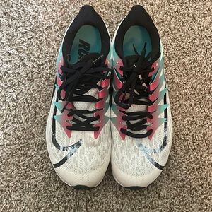 Nike fly zoom running shoes